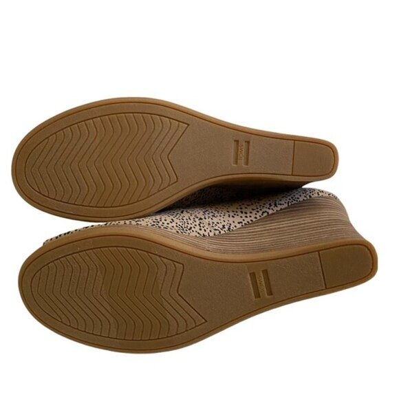 TOMS Michelle Peep Toe Stacked Wedge Heel Sand Tiny Cheetah Print Sz 9.5 - Picture 6 of 15